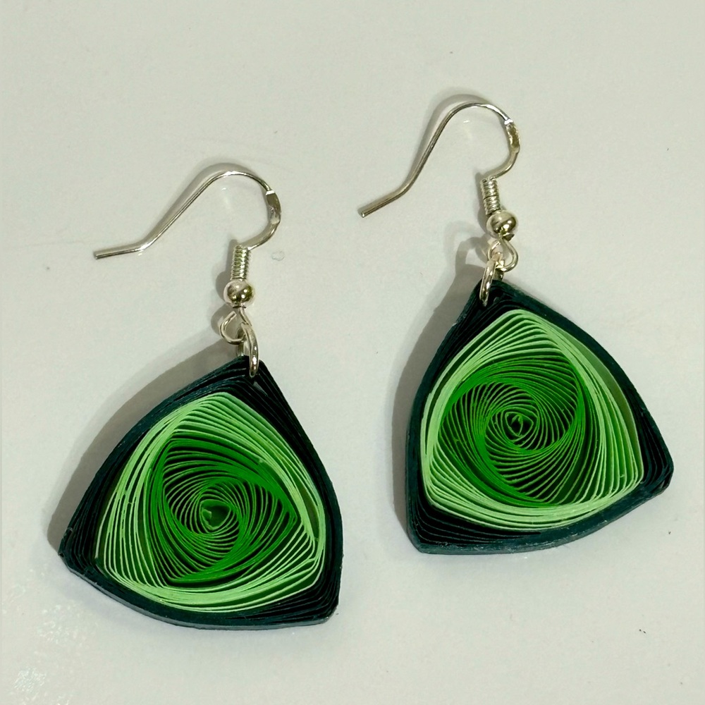 Paper Quilled Earrings / Green gradient